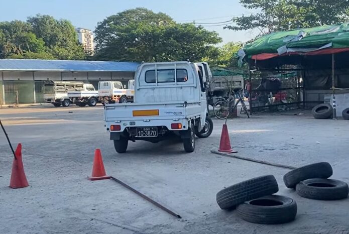 運転の練習風景